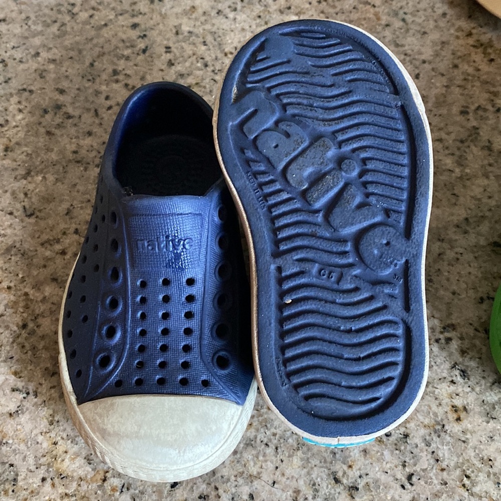 Native and crocs bundle - Picture 4 of 7